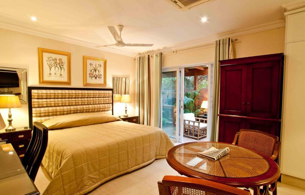 Manaar House Hotel Umhlanga Room photo